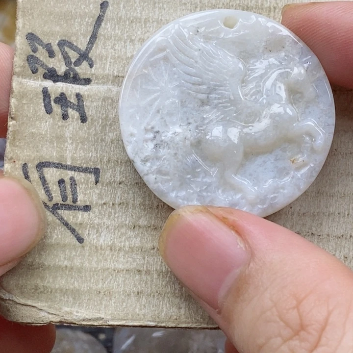 颈饰未镶嵌硅化珊瑚（珊瑚玉）独**?小