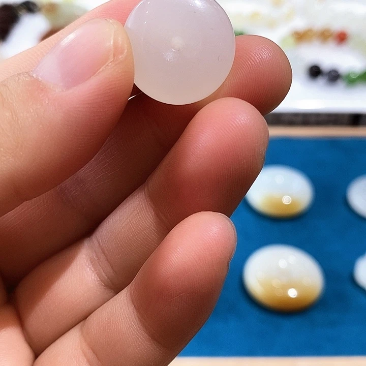 未镶嵌和田玉（糖玉）车挂