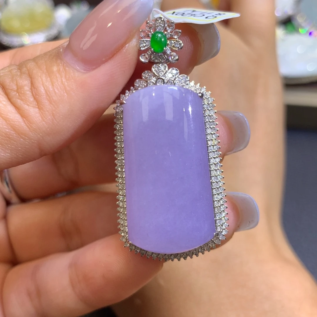 翡翠18K金镶嵌颈饰翡翠吊坠