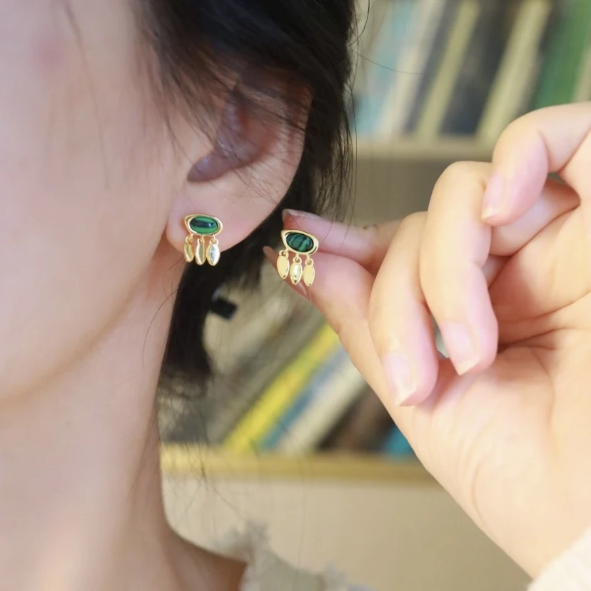 铜合金耳饰 H443玫瑰的故事同款无耳洞蚊香盘耳夹绿小金色叶子