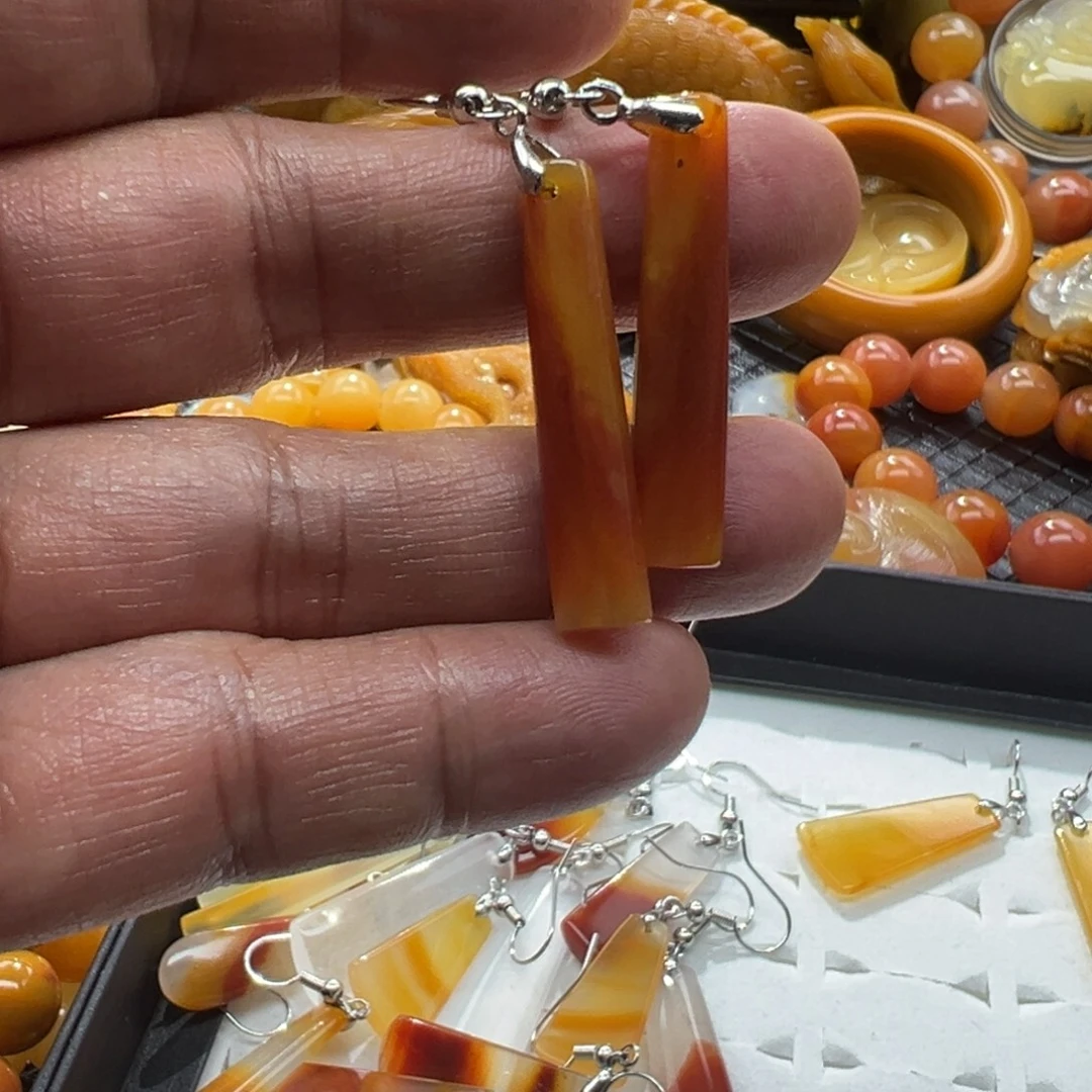 石英质玉未镶嵌颈饰