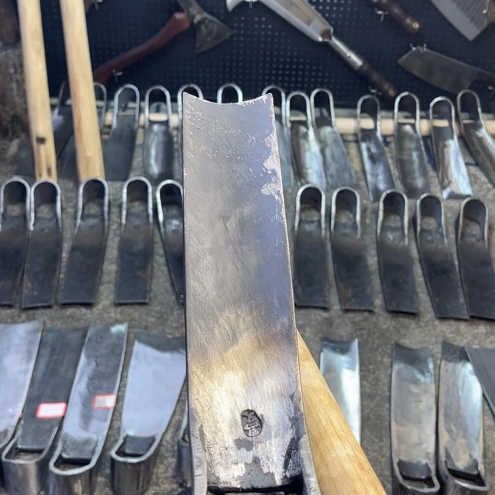 用***2龙泉纯手工制作锄头