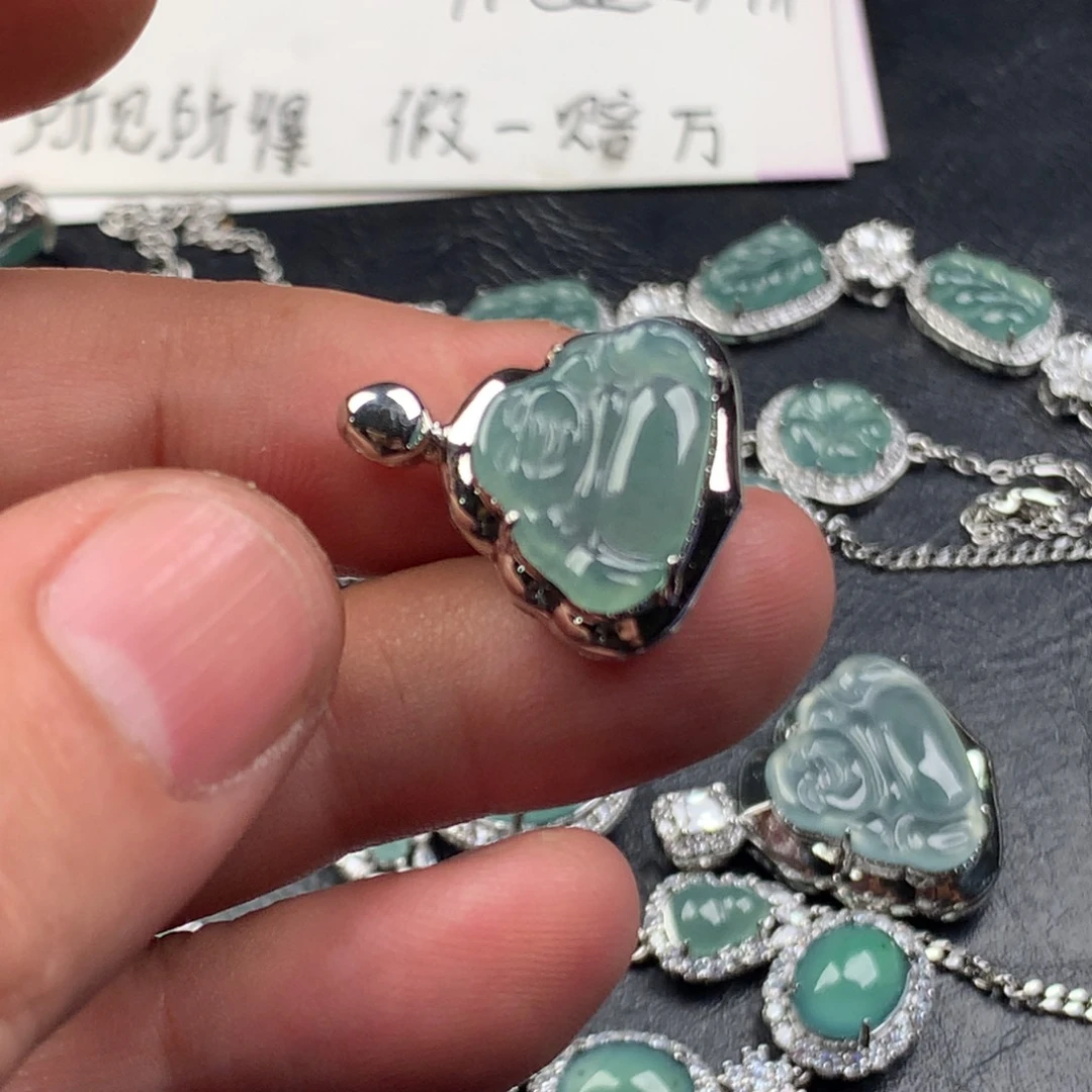 颈饰未镶嵌翡翠佛公
