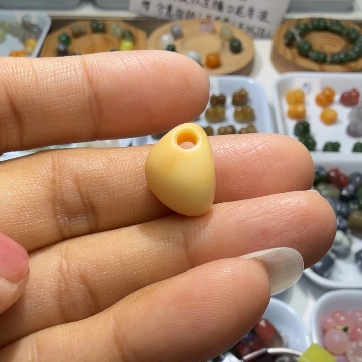 和田玉未镶嵌珠宝奇石