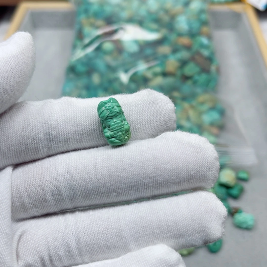 绿松石未镶嵌挂件