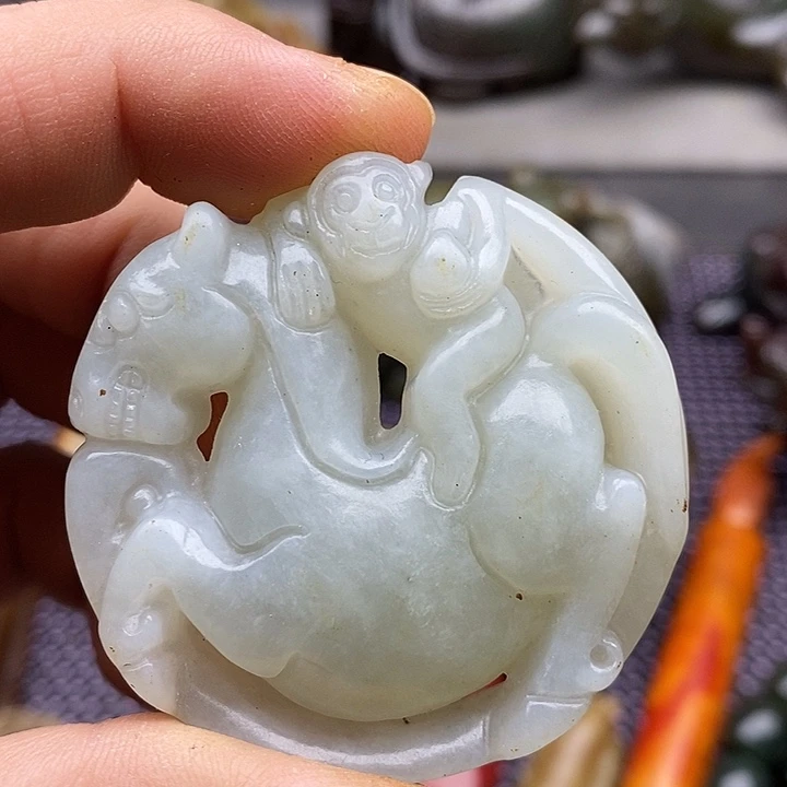 未镶嵌蛇纹石玉颈饰