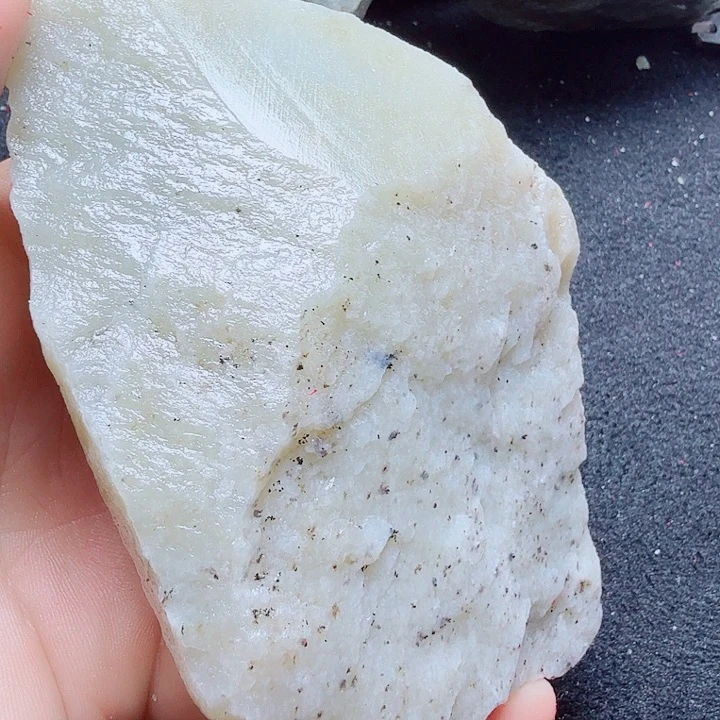 未镶嵌和田玉（糖玉）珠宝半成品