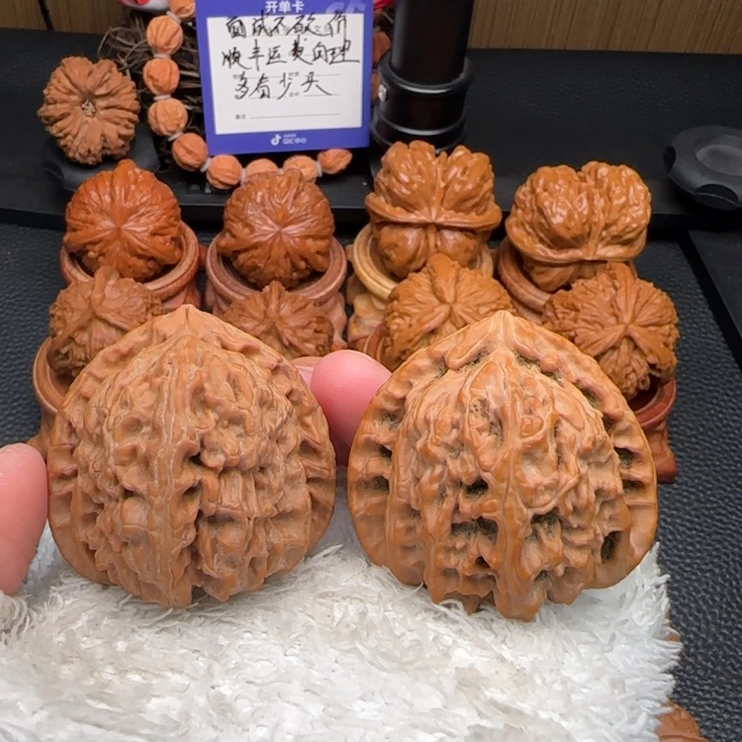 文玩核桃把件三角白全品42