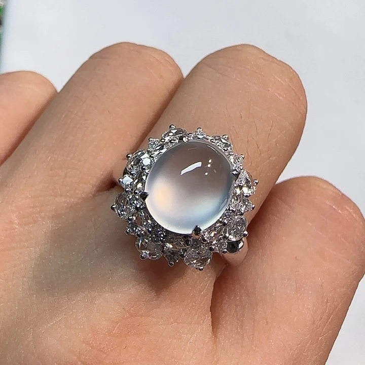 翡翠18K金镶嵌戒指蛋面