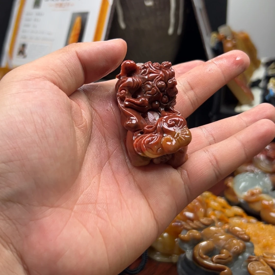 未镶嵌石英质玉（黄龙玉）多样性发货，发其一