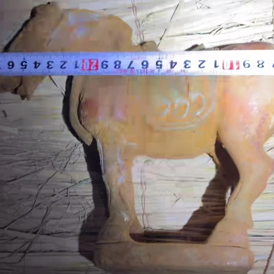 新疆青海格尔木黄口吊坠赠中国结