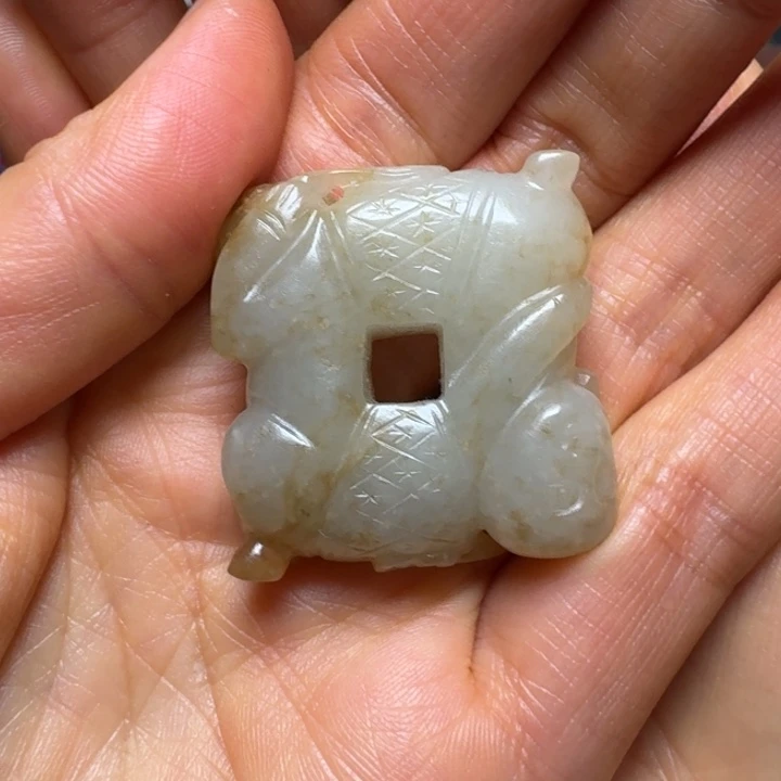 用***9和田玉（糖玉）未镶嵌挂件