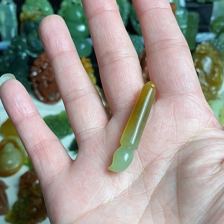 未镶嵌蛇纹石玉颈饰