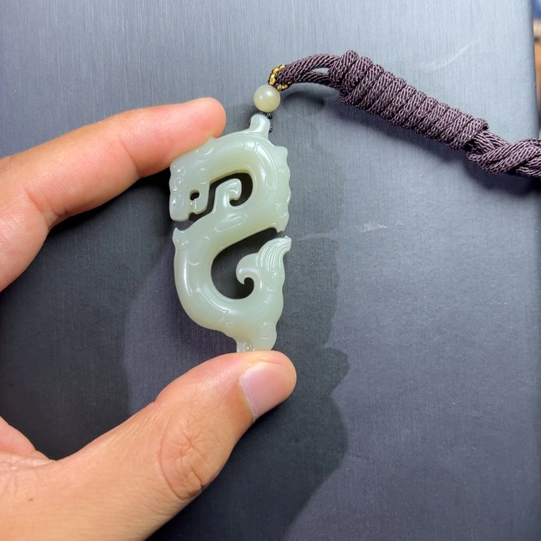 和田玉（青白玉）未镶嵌颈饰