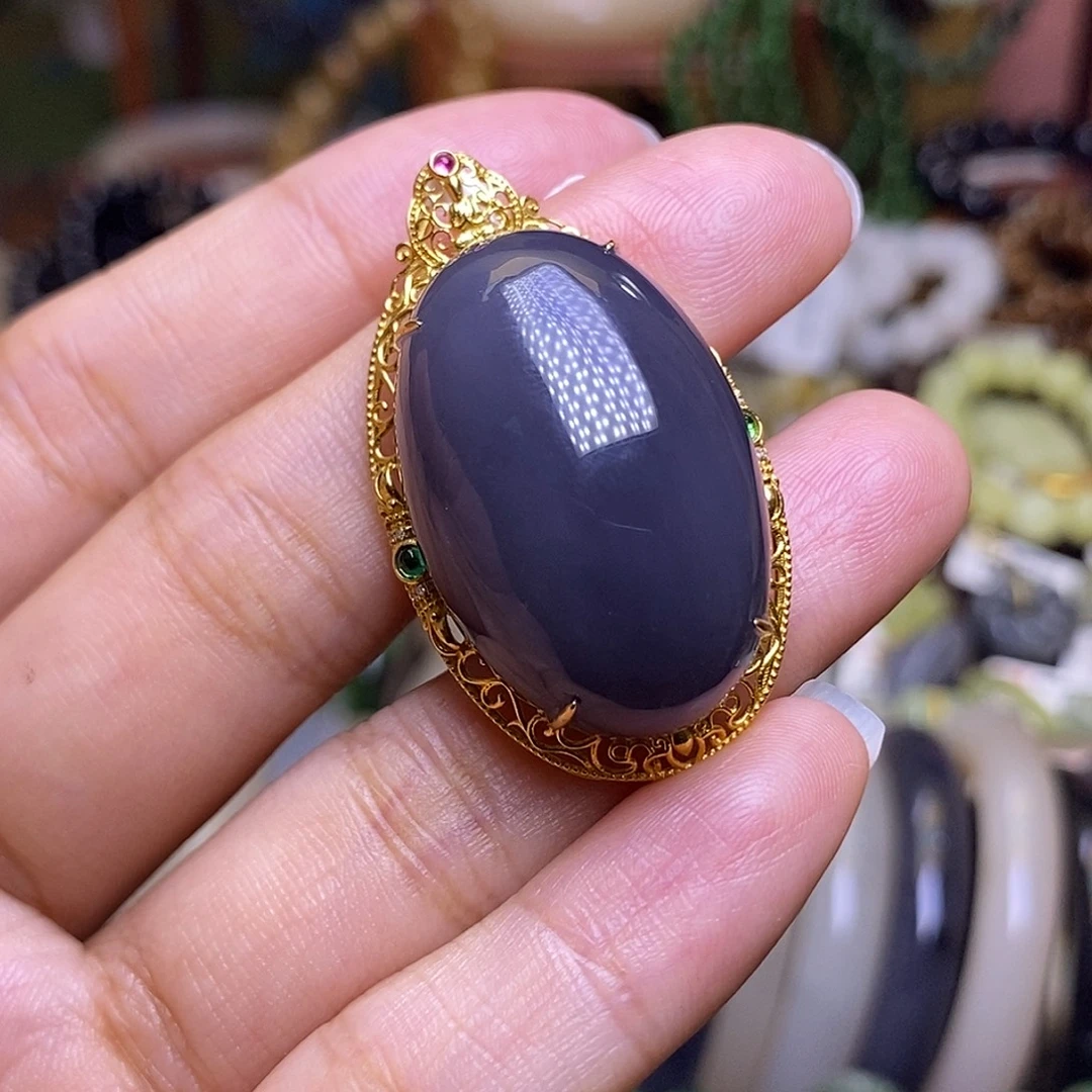 和田玉未镶嵌颈饰毕业级老矿料高冰浓烟紫葡萄紫金镶鸽子蛋