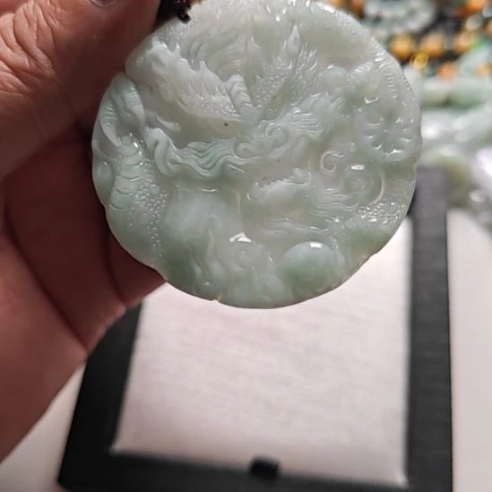 翡翠未镶嵌颈饰天然翡翠吊坠
