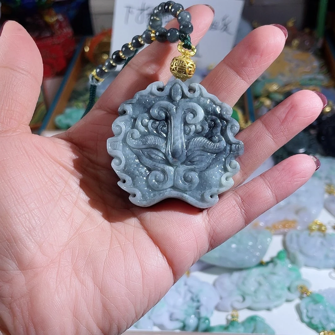 翡翠颈饰未镶嵌妍*妈翡翠灰仿古牌