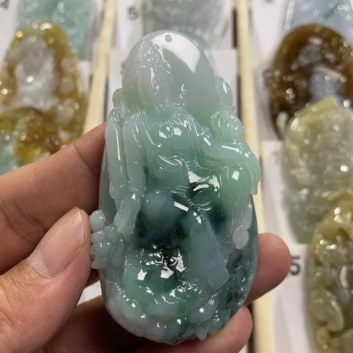 颈饰未镶嵌翡翠观音
