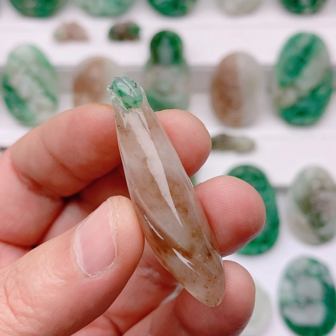 礼***l独山玉未镶嵌颈饰