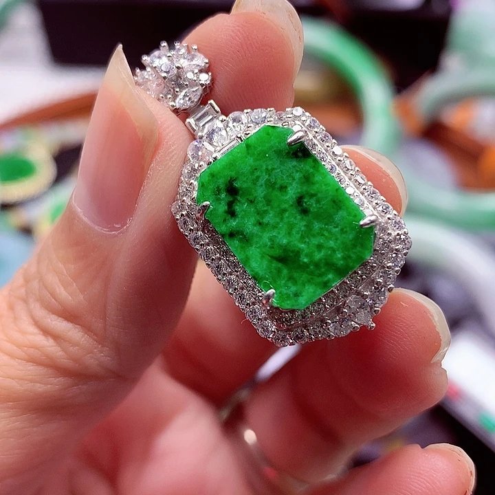 翡翠银S925镶嵌颈饰翡翠