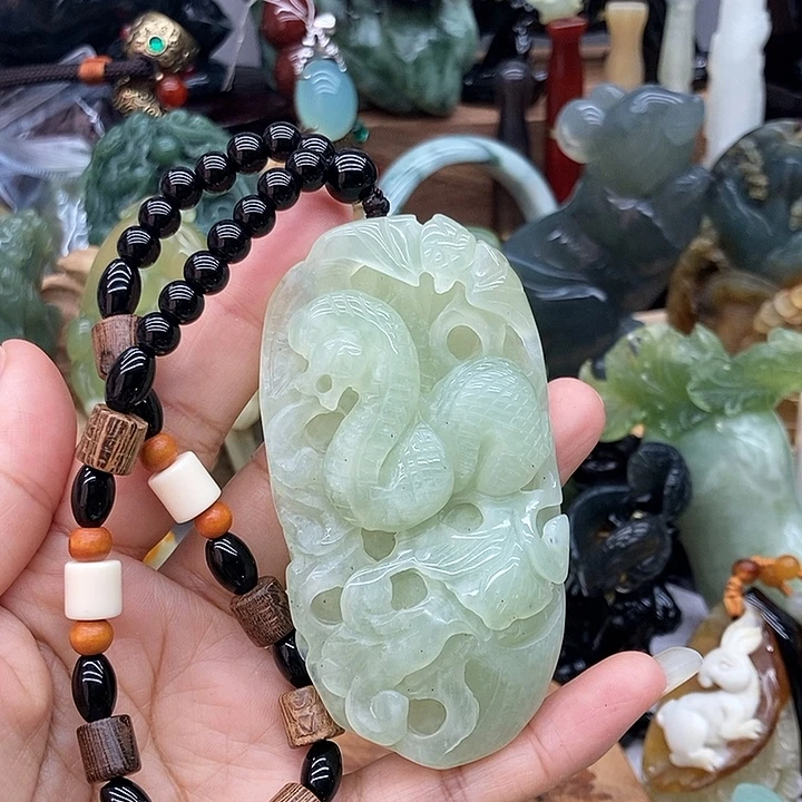 岫玉未镶嵌手把件