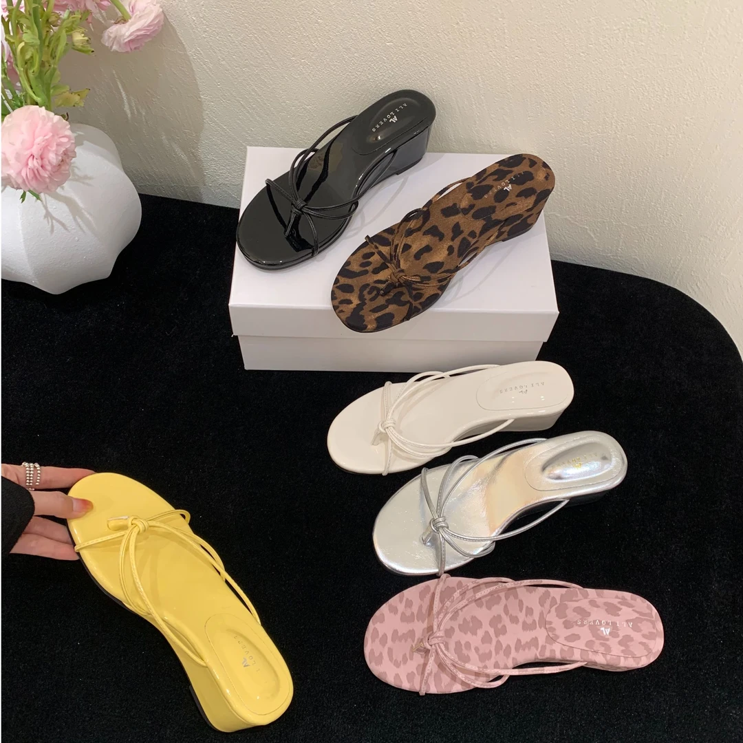 粗跟中跟凉拖鞋女外穿时尚百搭夹趾交叉细带舒适凉鞋