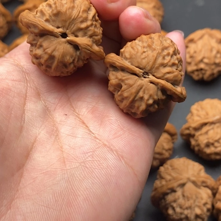 文玩核桃吊坠龙公子34