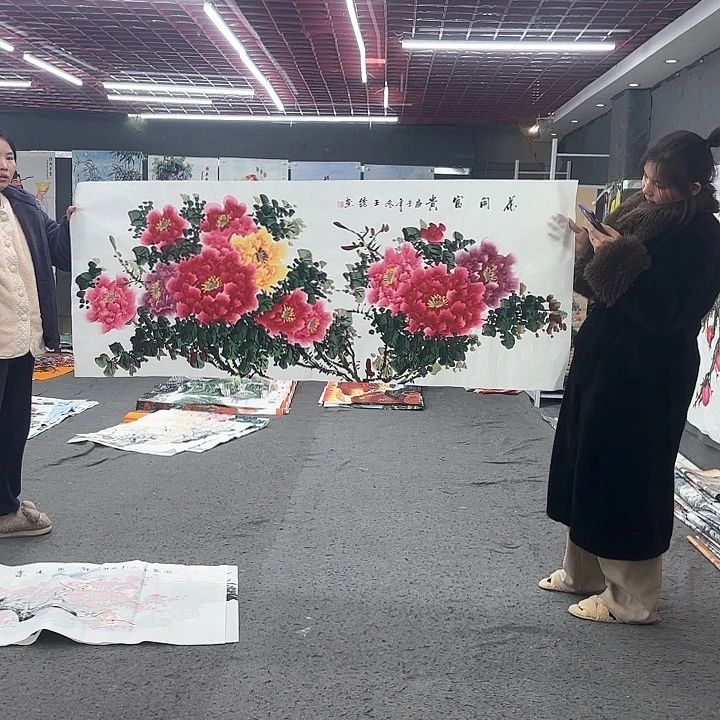 国画无毛及下面密生柔短