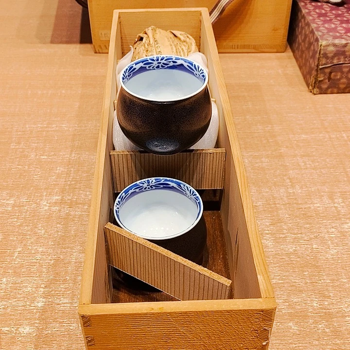 万千严选瓷器杂项如图所示温**岳