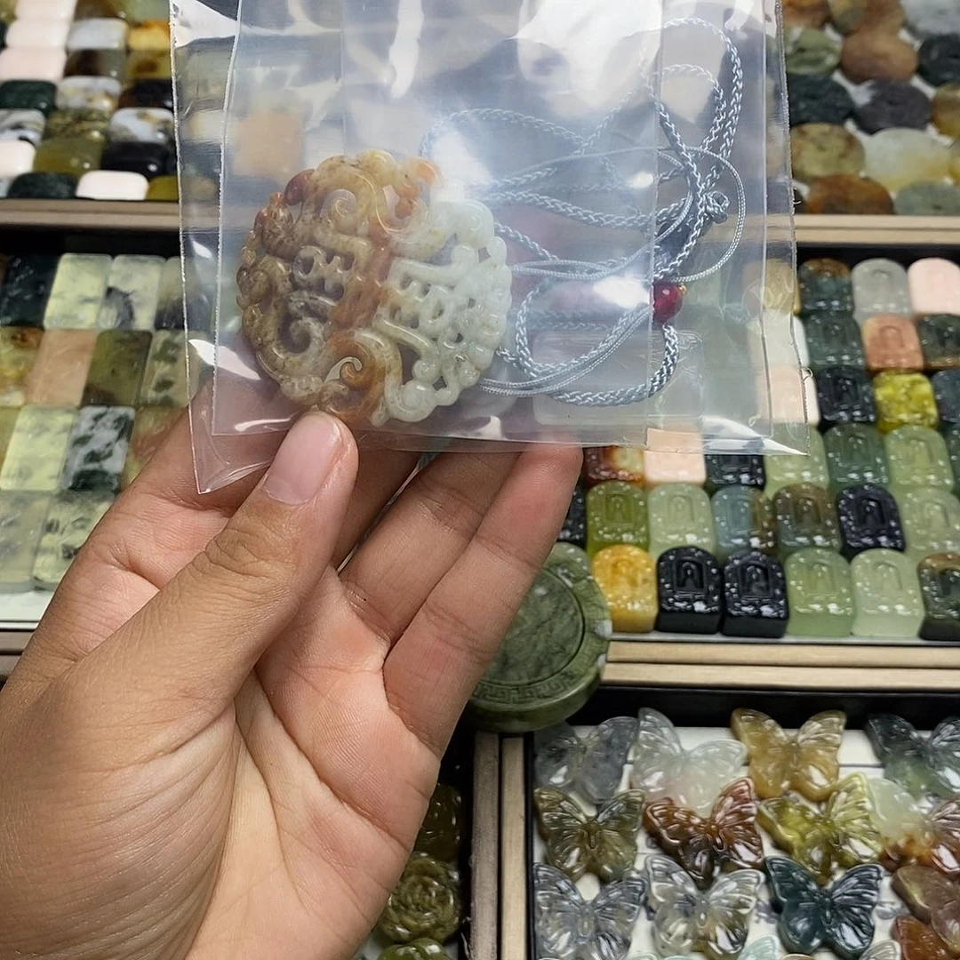 蛇纹石玉合金颈饰