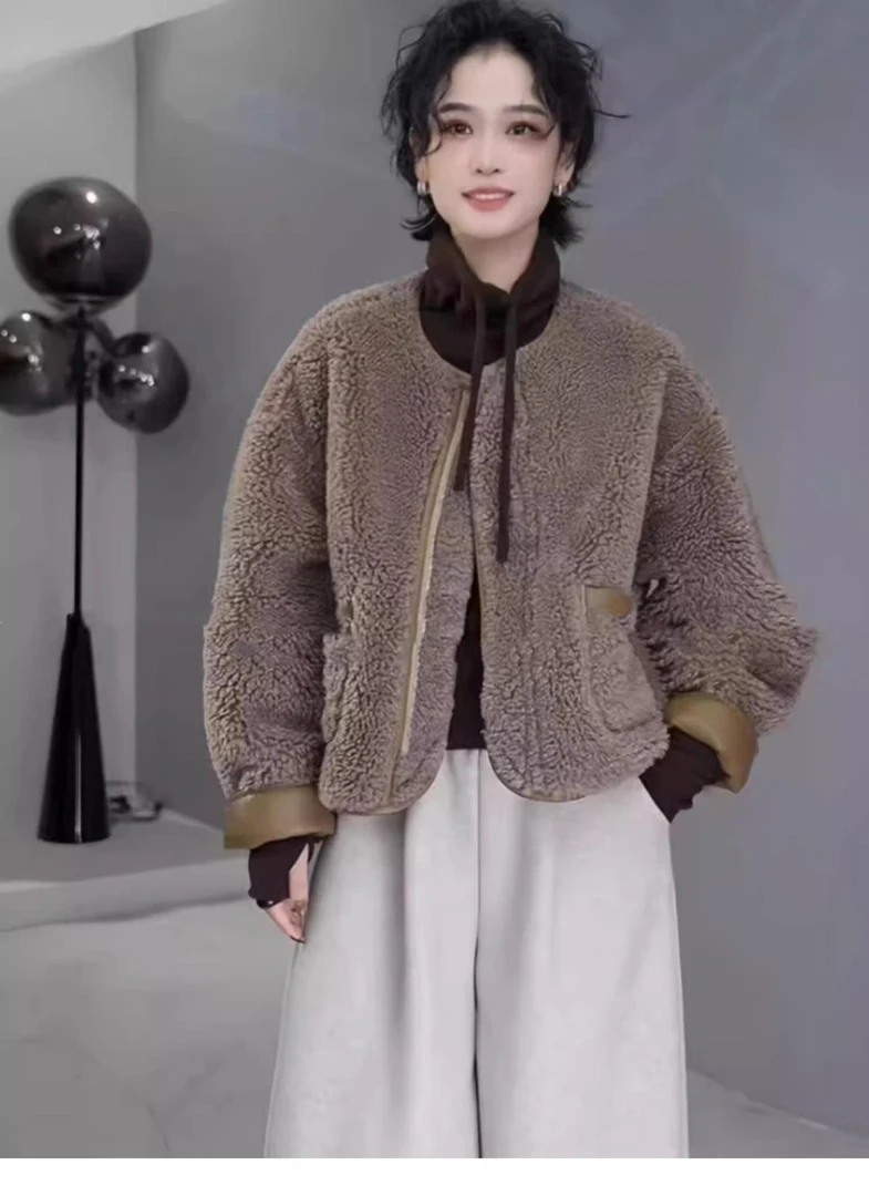 多一“暖冬气场”冬季皮拼接羊羔毛一圆领两面穿保暖休闲外套