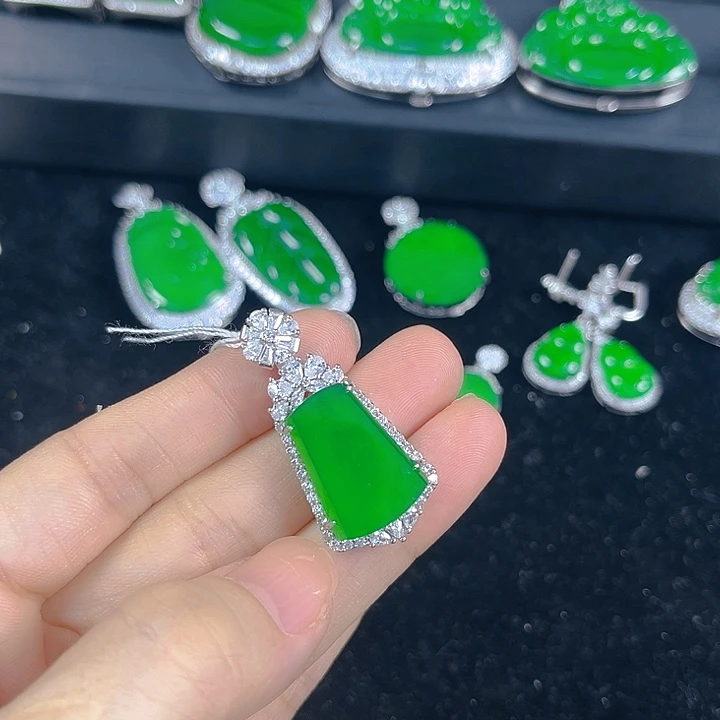 吊坠(不含链)银S925镶嵌翡翠