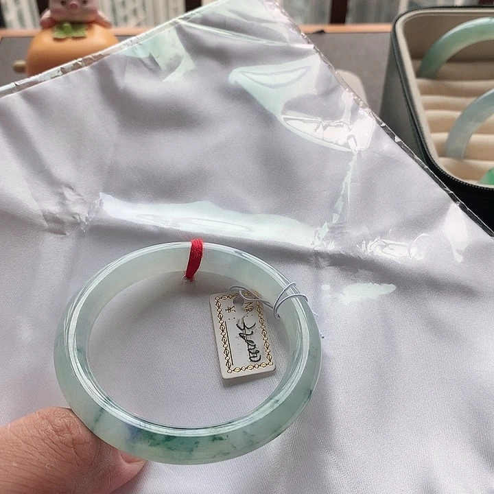 翡翠手镯未镶嵌天然翡翠手镯