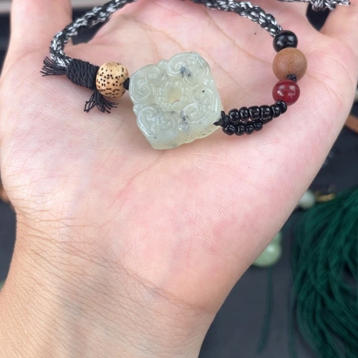 蛇纹石玉合金颈饰