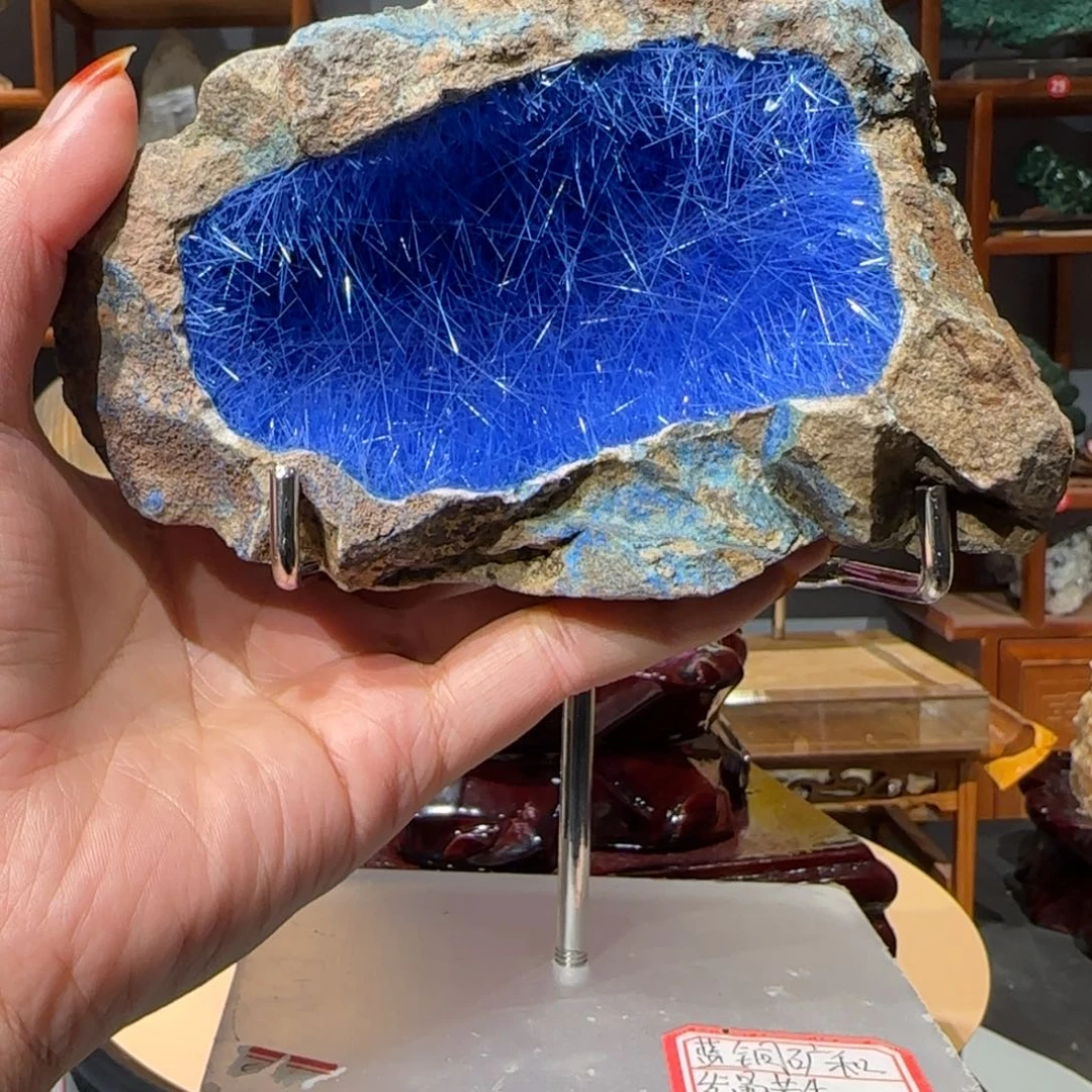 饺****石材巴西蓝铜矿发晶共生矿