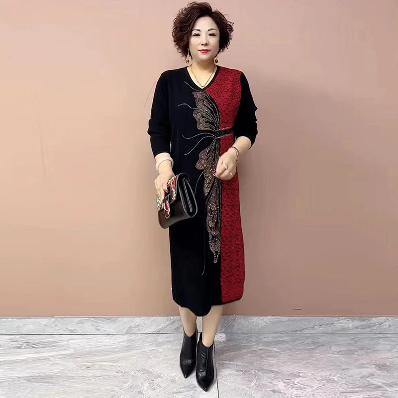 妈妈撞色连衣裙秋冬长袖高端收腰显瘦200斤过膝减龄烫钻中长A字裙