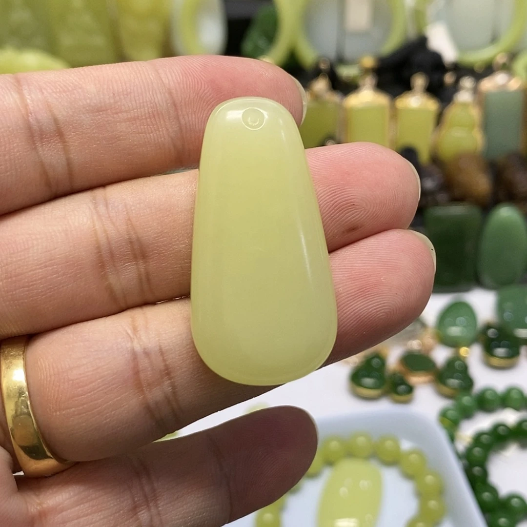 【闪购商品】颈饰未镶嵌和田玉
