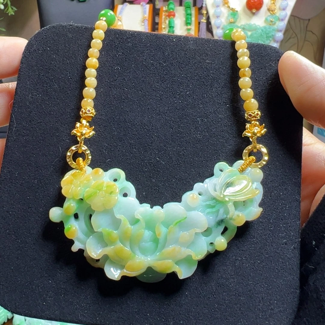 翡翠未镶嵌毛衣链牡丹