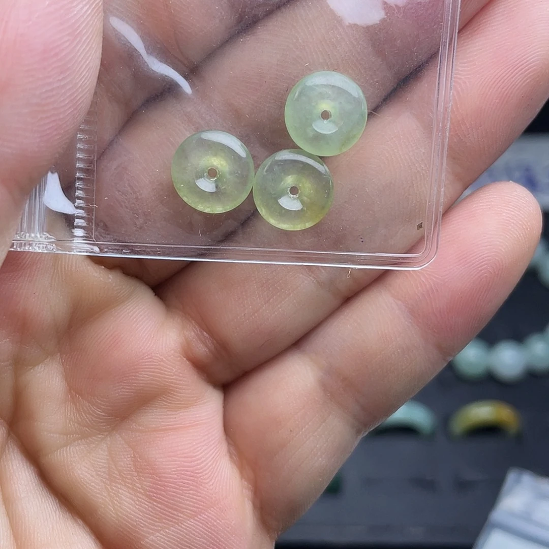 定制翡翠未镶嵌平安扣