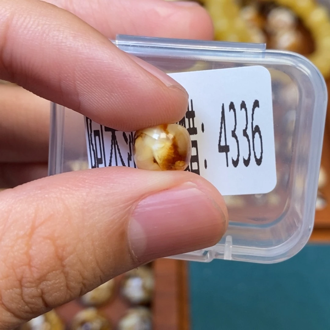 把件猴头核桃沁色圆珠老型4336