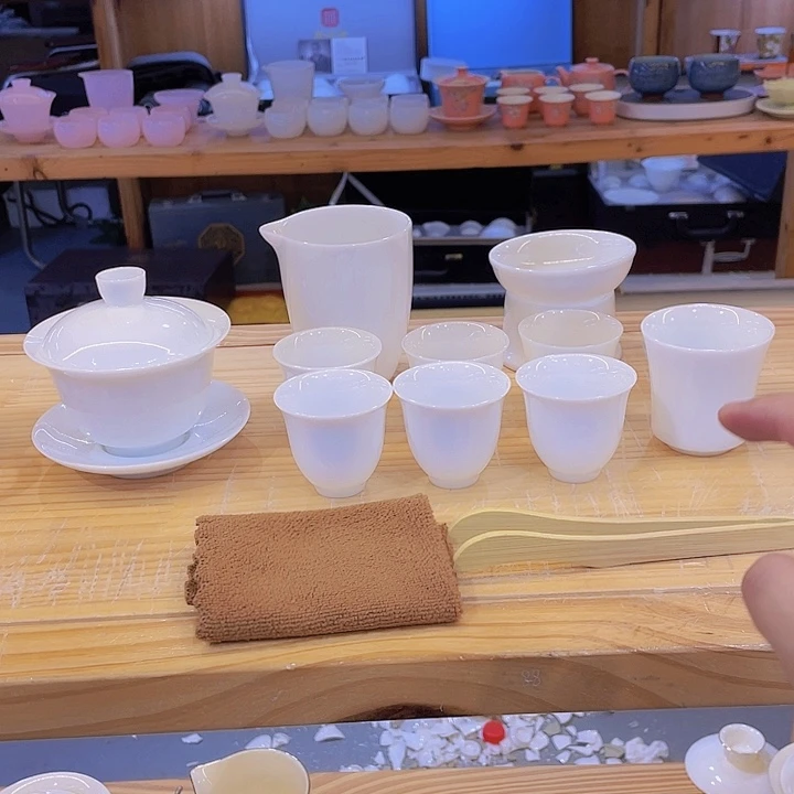 纯白冰种玉瓷套装