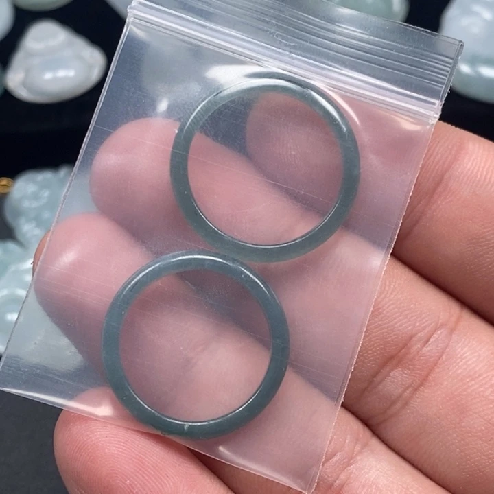 金***玲翡翠未镶嵌颈饰翡翠戒圈