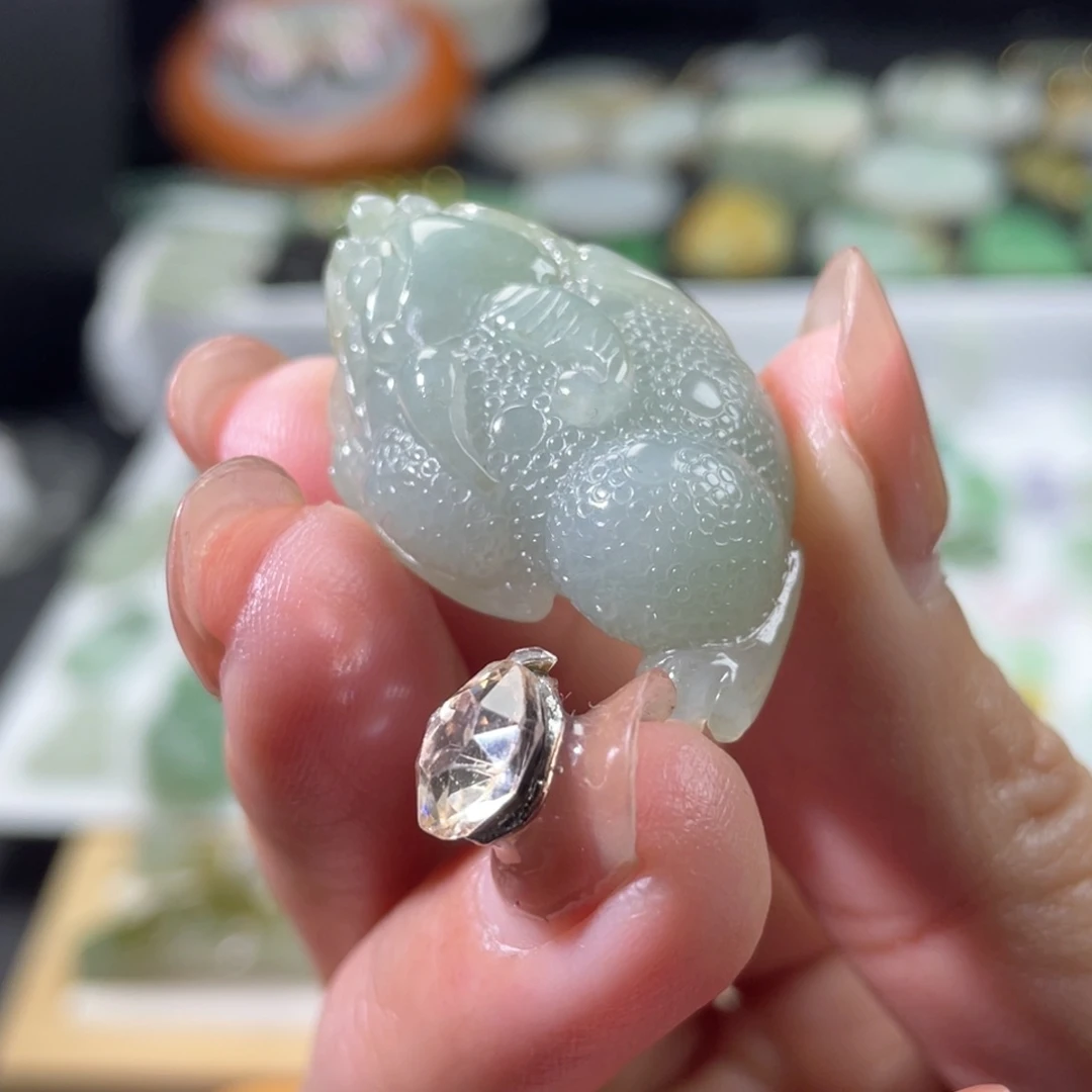 颈饰未镶嵌翡翠禄*哥金蟾