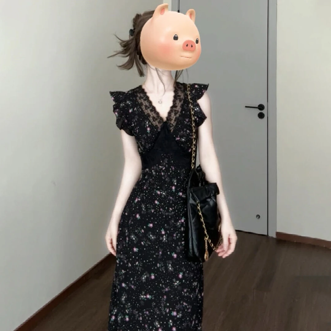 蕾丝边v领碎花黑色连衣裙子女2025新款夏季独特别致掐腰包臀长裙