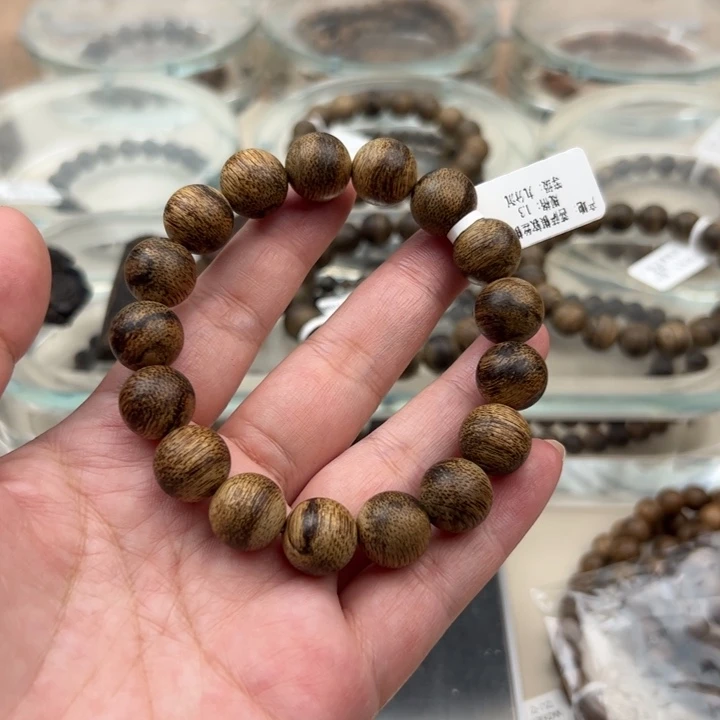 沉香手串菩萨棋1.3单圈15克