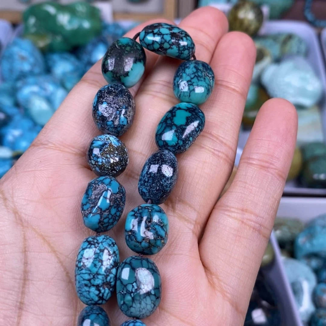 绿松石未镶嵌颈饰