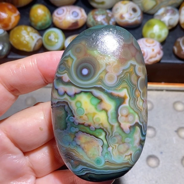 未镶嵌玛瑙/玉髓珠宝半成品3