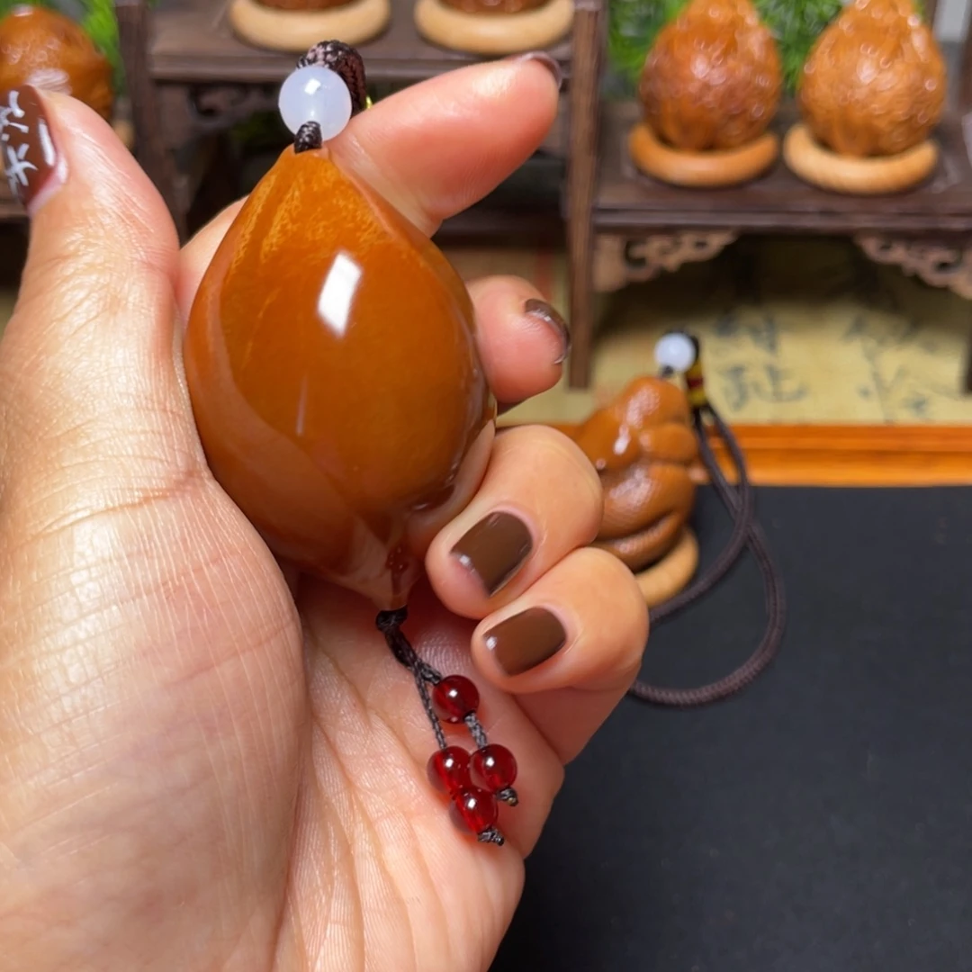 橄榄核吊坠蝴蝶37穿配