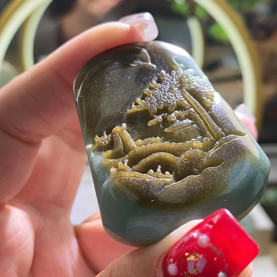 【闪购商品】翡翠颈饰未镶嵌山水