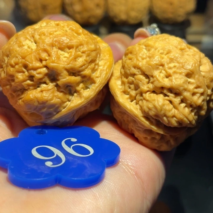 牧***人七彩聚宝金蟾核桃尺寸40